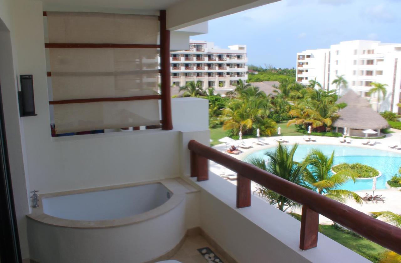 Suite Junior con vistas a la piscina