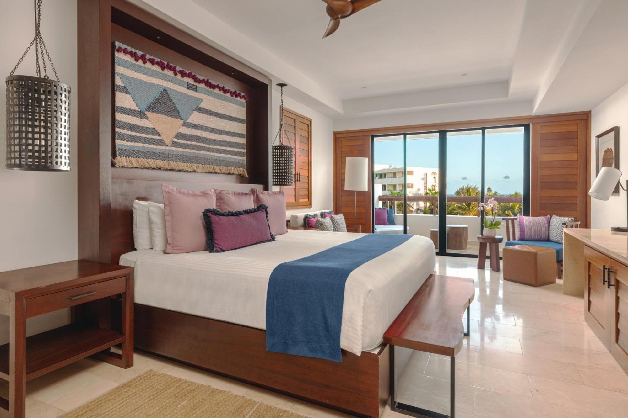 Junior Suite Partial Ocean View with king size bed,1021897507:JPEG